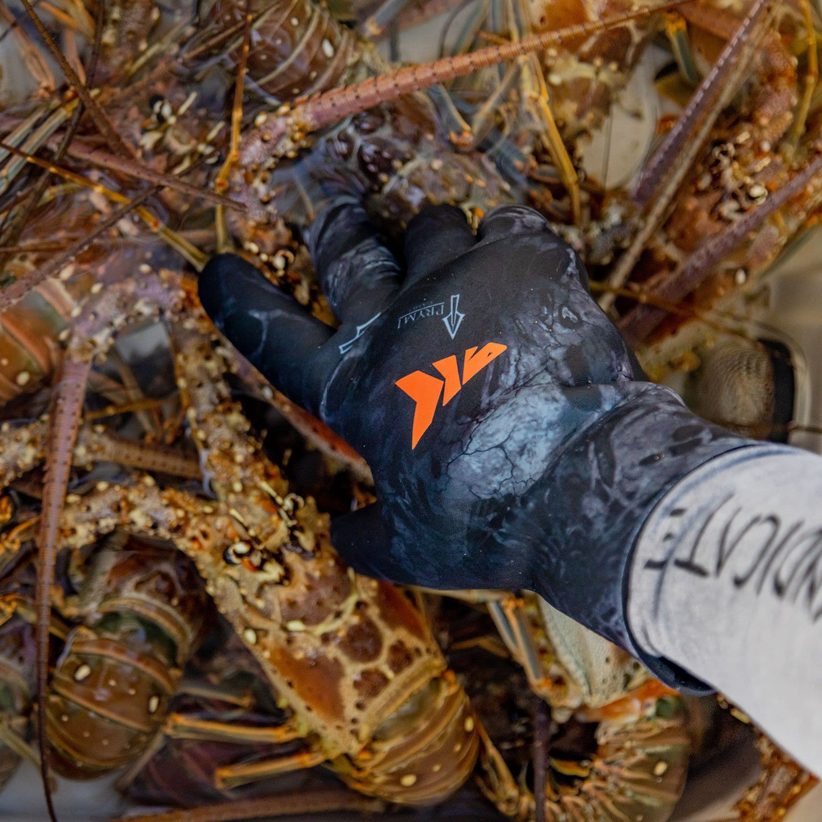 KastKing IceRiver Waterproof Fishing Gloves - Image 5